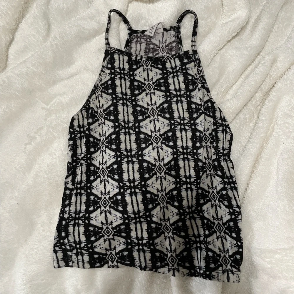 Abstract Racerback Crop Top - Picture 3 of 5